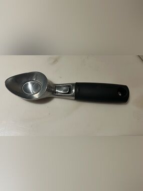 OXO Beak Ice Cream Scoop